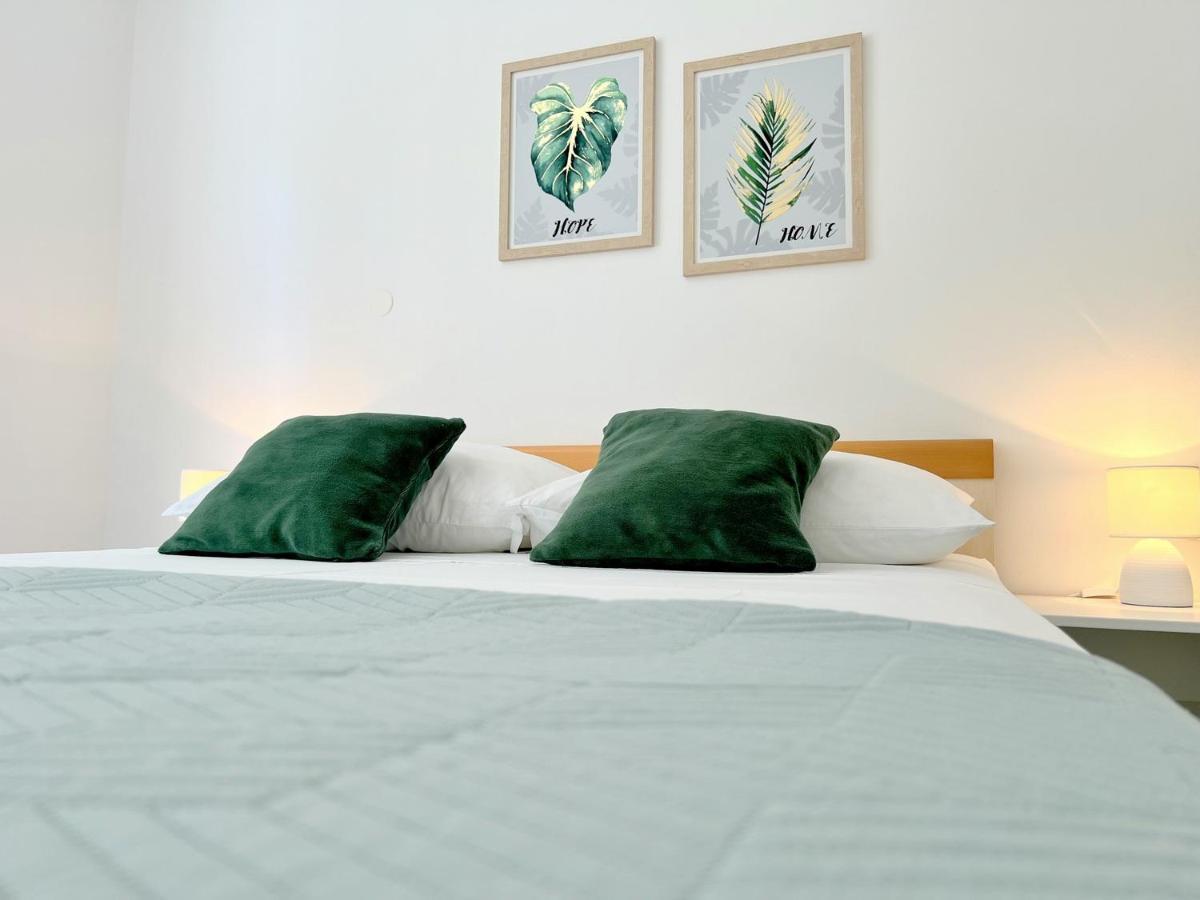 Rab City Apartment Greeny Rab Town Exterior foto
